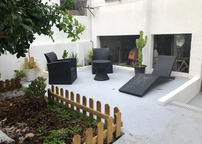 Grandma\'S House In Lisbon